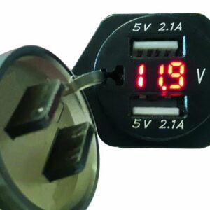 BC BATTERY ZÁSUVKA DUAL USB+ VOLTMETER