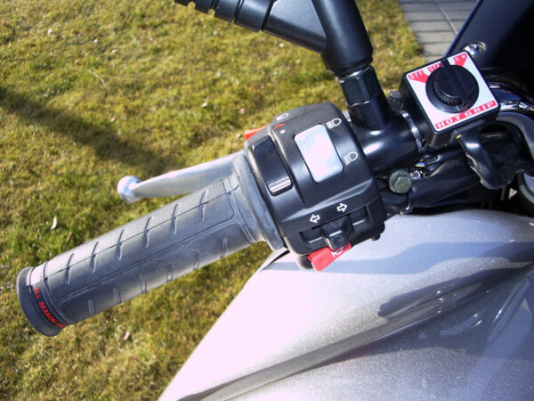 HS MOTO VYHRIEVANÉ RUKOVÄTE DAYTONA 25.4 mm